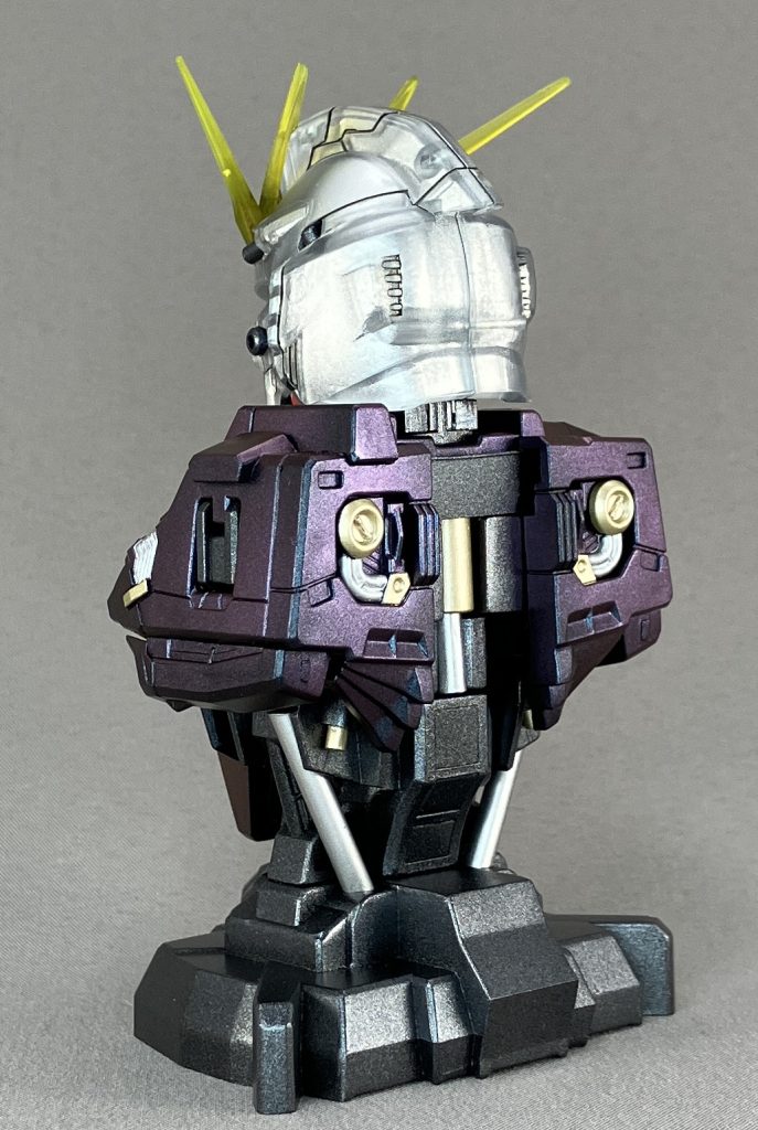 ・塗装はメタリックや偏光塗料で派手にしました。