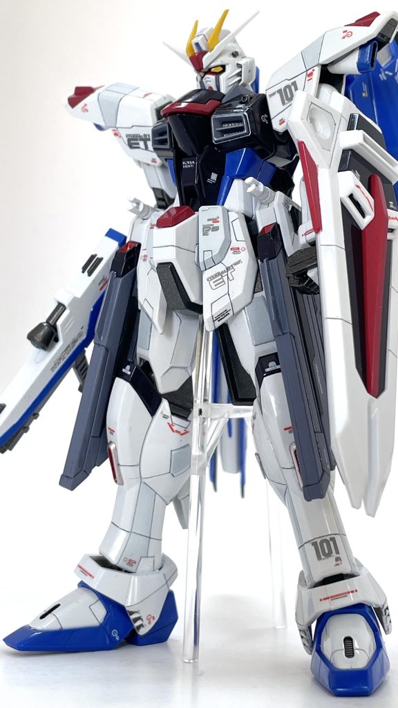 まずは下からの煽りショット