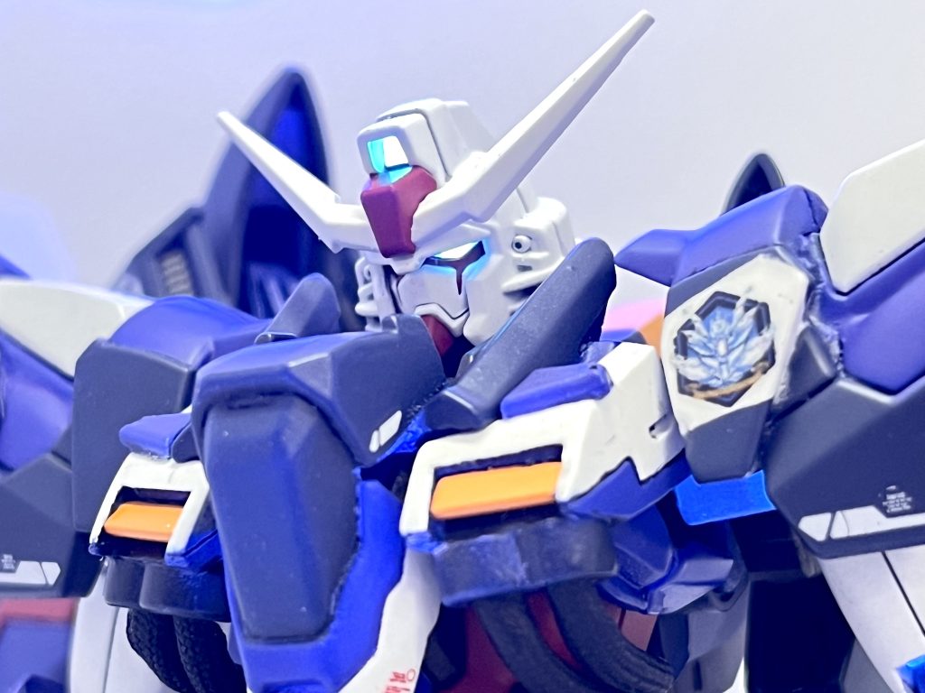 最後はバストアップで📸このデスティニー、ありがたいことにデスコンにて「デスティニープラン賞」を頂きました🏆✨️ただその裏でコイツの制作にはものすっっっっっっっごく苦労しましてね…💦そのうち制作ストーリーかつぶやきで話そうと思いますが、モデラーなら目を覆いたくなるような事案です😰それはもう一番の趣味であるプラモ作りから距離を置こうかと本気で思ったレベルで…デスコン自体にはかなり遅れてしまったのですが、主催の方がめちゃくちゃ寛大だったのもあって何とか完成させることが出来た色んな意味で思い入れが深い機体です。さて、これ以上書くとまた長くなりそうなのでこの辺りで😅という訳で最後までご覧頂きありがとうございました!それではまた( ´ ▽ ` )ノ( ´ ▽ ` )ノ