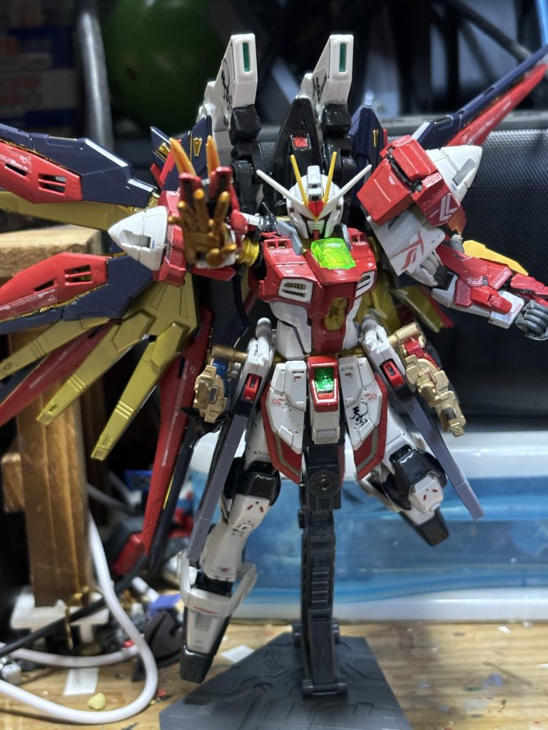 全体的に塗装をし直し、デカール で飾り付け。中々良い見栄えになったのではないかと。