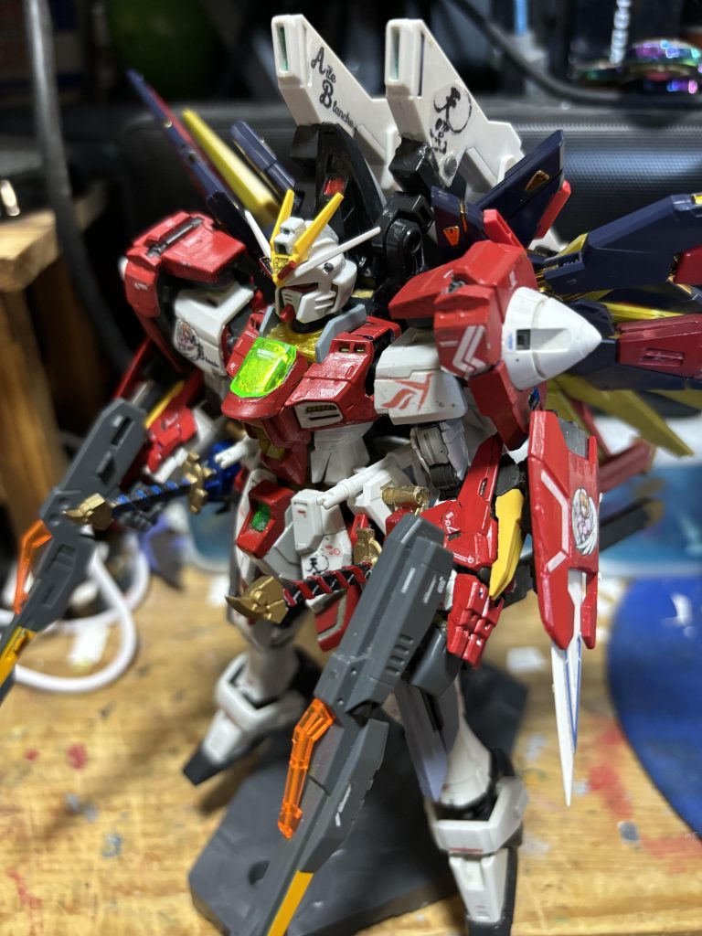 収束重核子ビーム砲ディスラプター。プラウドディフェンダーと合体での出力向上により使用可能という公式設定から、プレシャスディフェンダーを作成。