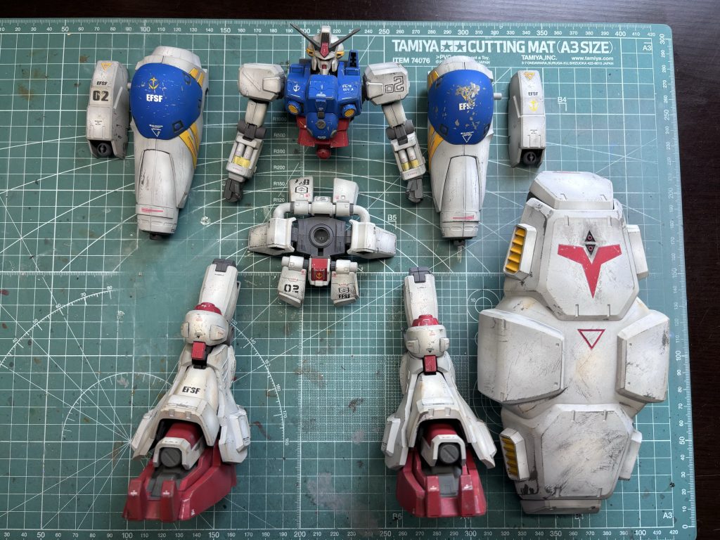 サイサリスを操るガトーは、凄腕パイロットだが、NTでは無い。NTと比べて多く傷がつくであろうと思いながら、ケープ剥がしをしていきました。