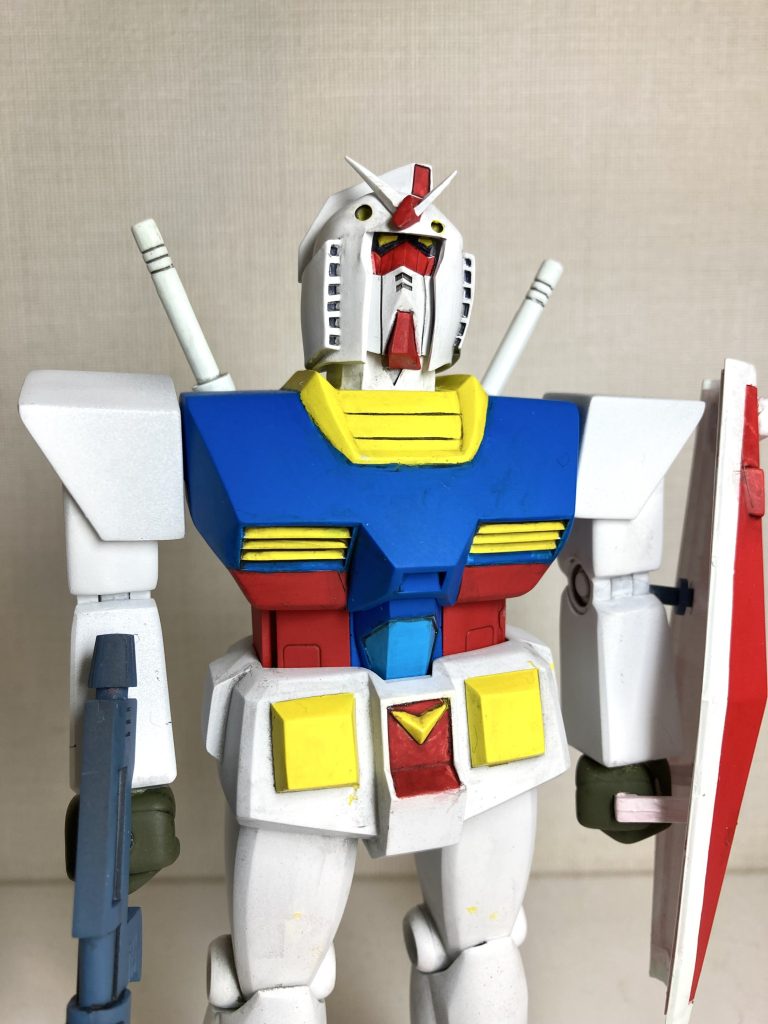 作画崩壊ガンダムには、旧キットのボディが似合いますね