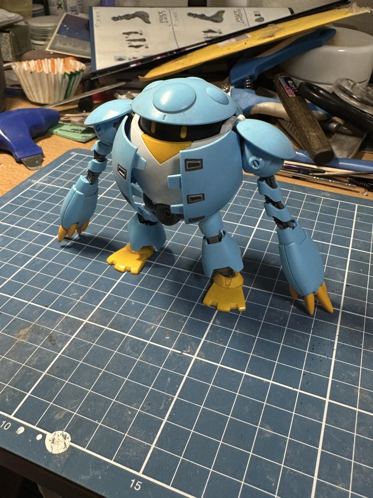 実はキットそのものは発売当時品を部分塗装で仕上げたものです。このころはまだエアブラシも所持していませんでした。指だけは当時の私が肉抜きを埋めてくれていたので少し楽できました。その分何か所か塗装を落とす部分もありましたが。