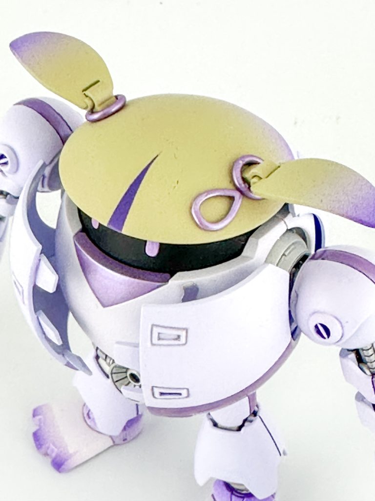 Tシャツのヘアピンも見えづらいですがプラバンで制作したものをつけています。