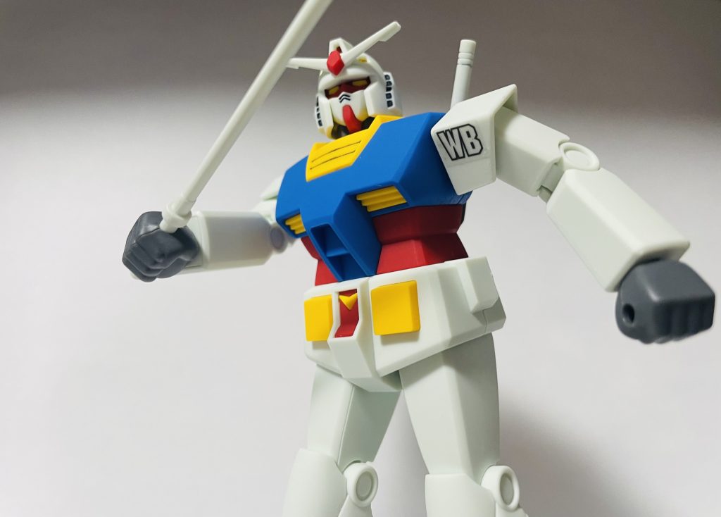 ありがたいことに、2本のサーベルがバックパックについているのに持つビームサーベルも付属するキットになってます！