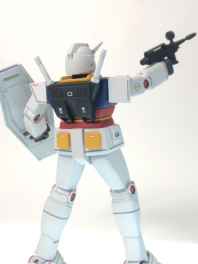 RX78-2 ガンダム–3枚目/制作者：タカト