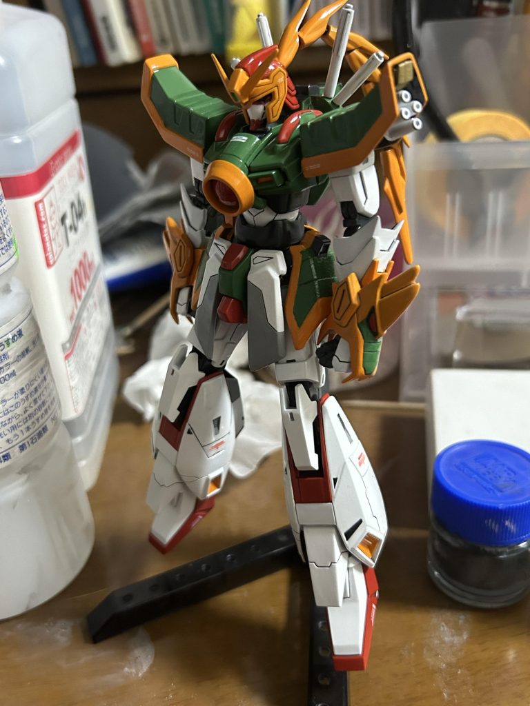 塗装、デカール、トップコートを吹いて完成となります。細部までこだわった至高のドラゴンガンダムが完成出来て満足しています。完成直前にドラゴンガンダムリメイク決定したのがショックでしたが...笑