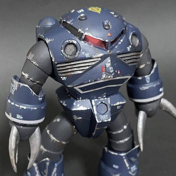 バンダイB-CLUBの1/144 百式改を作成します。珍しいキットで、何