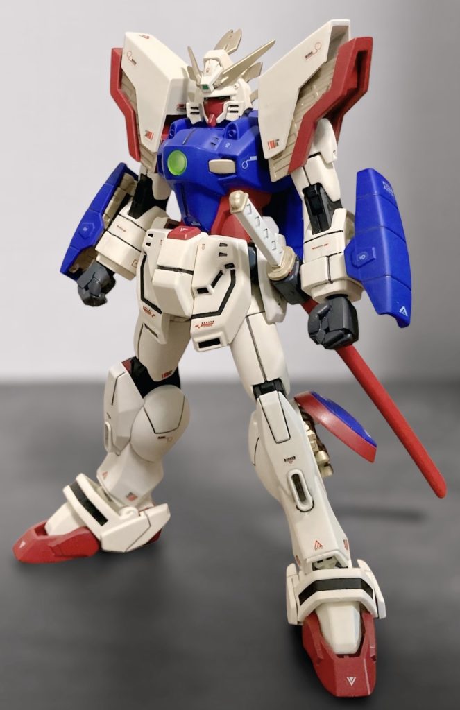 ビームソードをオミットして実体剣のシャイニングストレートをつけました。