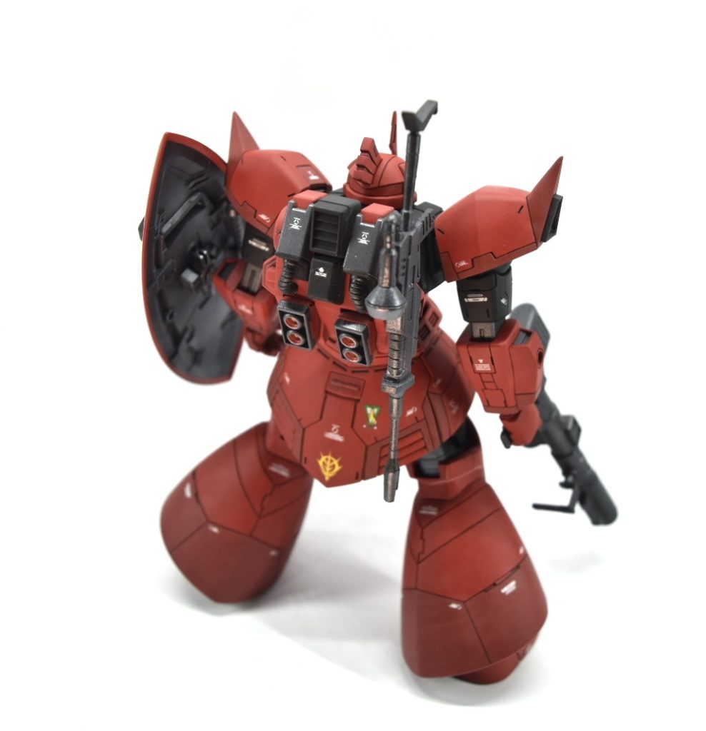 ビームライフルはバックパックにマウントラッチ的なパーツを自作したので、くっ付ける事が可能です。