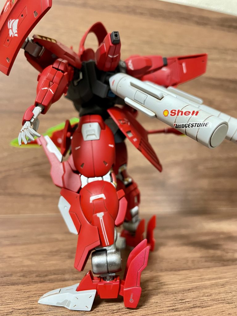 今回一番やりたかったプロペラントタンクの増設!バックパックが寂しくプロペラントタンクが、似合うのではと思い改造しました。初の改造・増設でまだまだ改良の余地(設置場所、稼働出来ない、タンクのディテールなど)はありますがまぁまぁの出来栄えかなと思っています。