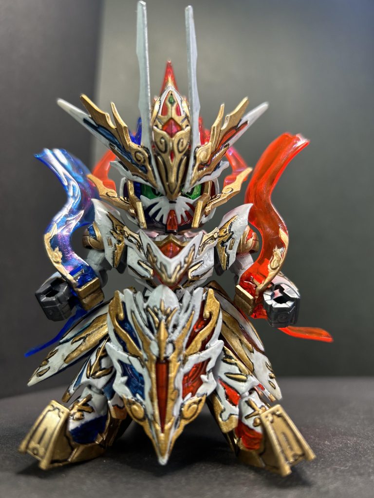 タイトルと同じ正面。筆塗りも下手なのに、白にラメの粉載せたら、綺麗だろなーってやったらブツブツになり、、、ヤスって上塗りしたけど、結局厚塗り状態に泣。