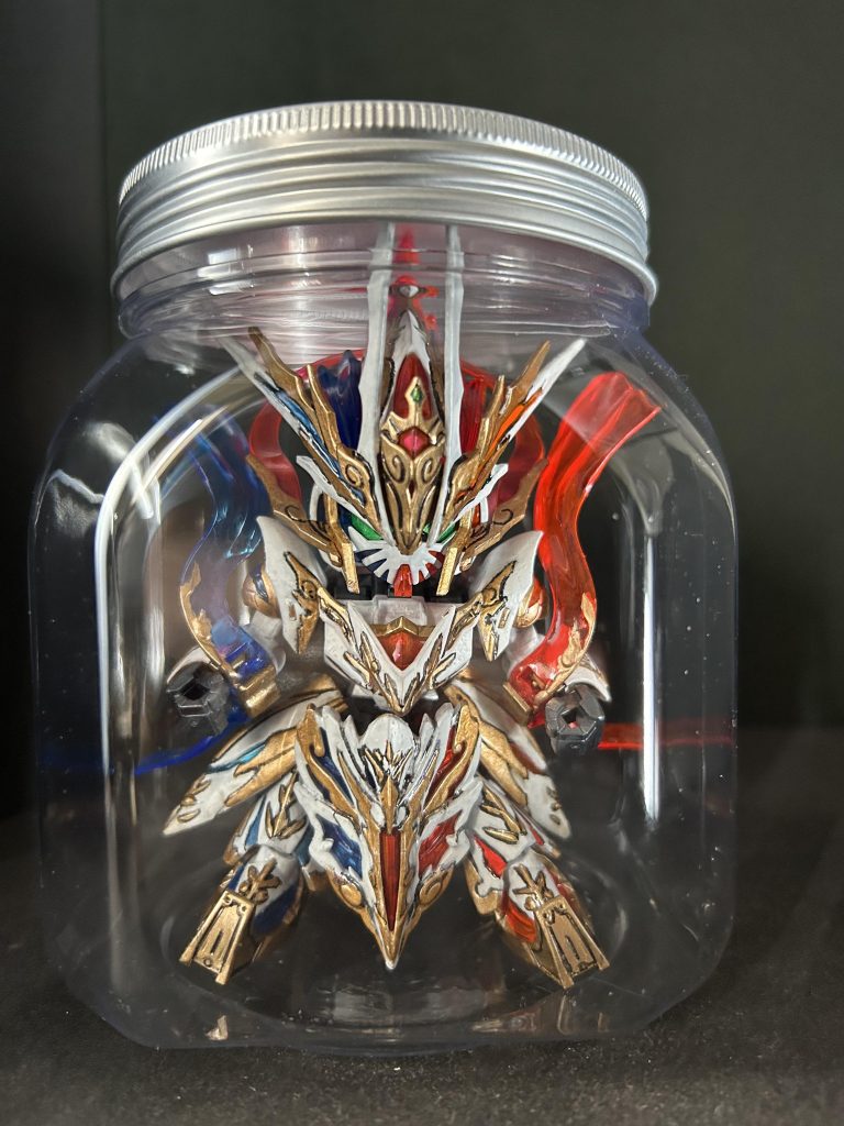 100均のビン(素材はプラ?)にちょうど収まったので、入れてディスプレイ。ご覧頂きありがとうございます。