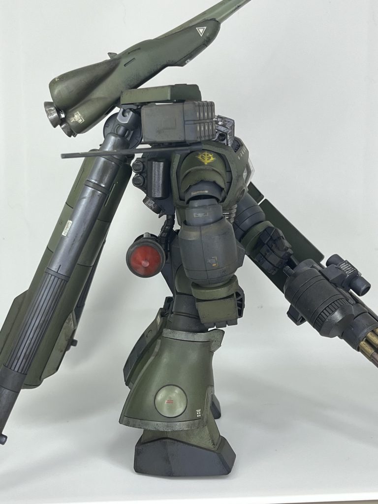 右からです。背負いもののバーニアが取れてるように見えるのは気のせいです。気のせいです!