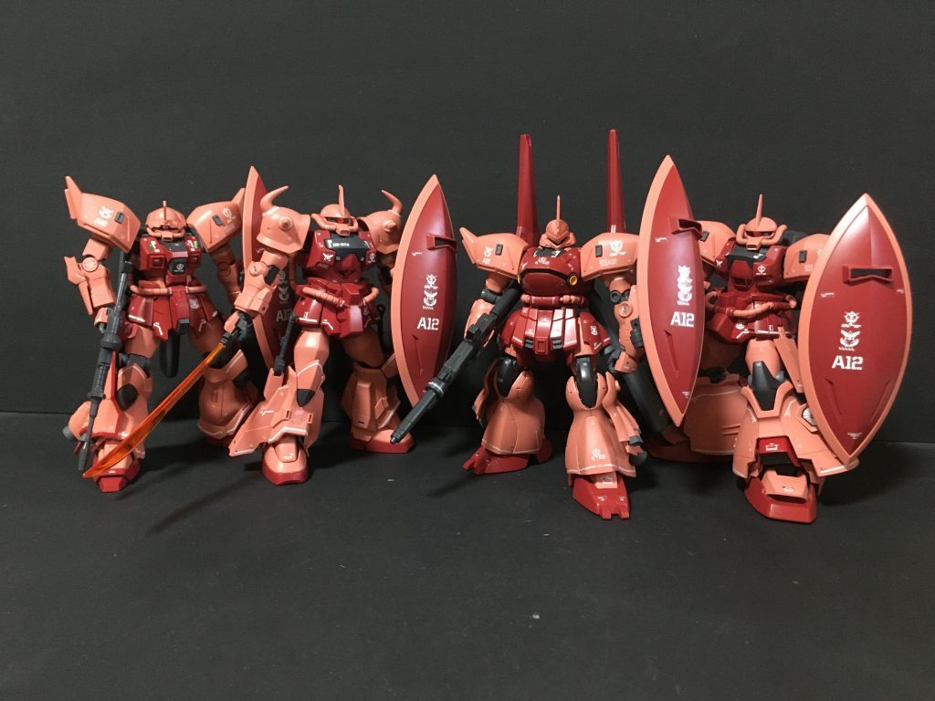 シャア大佐　グフ系？専用機４機の集合ショットです。グフ・フライトタイプ　https://gumpla.jp/hg/2017238ケンプファー　https://gumpla.jp/hg/2030372グフ高機動型　https://gumpla.jp/hg/2008638 イフリート　https://gumpla.jp/hg/2019144ご覧いただきありがとうございました。　気に入っていただけたら　いいね👍をよろしくお願いいたします。