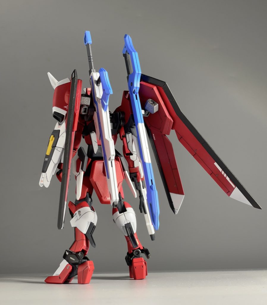 背面。変形要素は外しました。どうしても不恰好な感じになったので。機首にエクスカリバーを装着してフリーダム撃破の再現みたいなのを作りたかったのですが…泣く泣く没に。いつか何かに活かせたらなと思います。