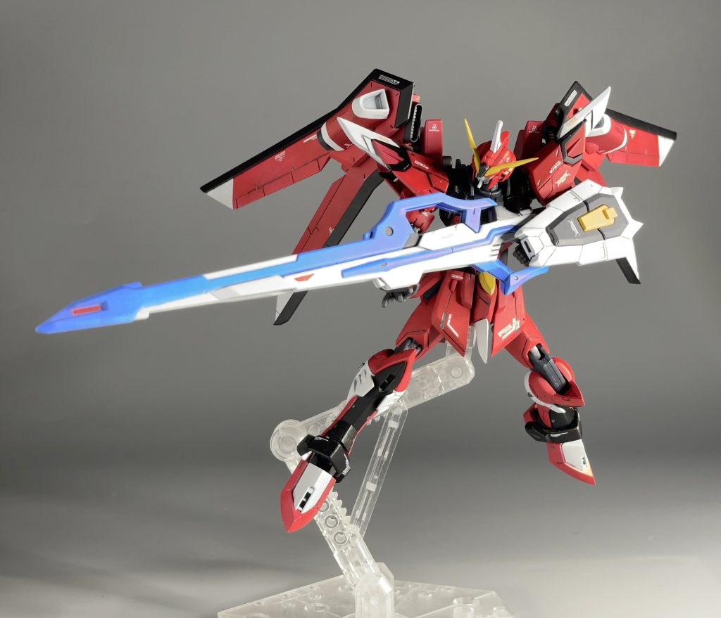 ポージング②ストフリリスペクトの連結ライフルです。ソードインパルスの時も連結するエクスカリバーがありましたし上手く使いこなしてくれる気がします。