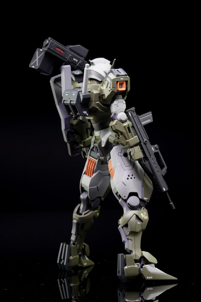 ●ミキシング使用キット・バックパック機関銃とシールド(昔に購入したHJに付属した境界戦記の武装パーツセット)・マシンガン(ヘイズル2号機のかな?ジャンクから使用)・バックパック(HG 1/144 ハインドリーシュトルム) 初期案はコイツとミキシングする予定でしたが、装備が丸いデザインが気になったので現装備に変更