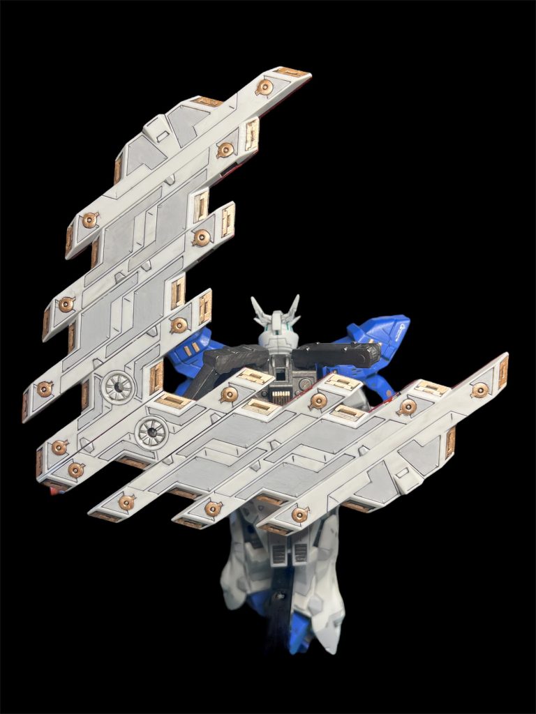 サイコプレート裏面👀モールド彫り直しが苦行でした。グレーとカッパーで塗分け🐸