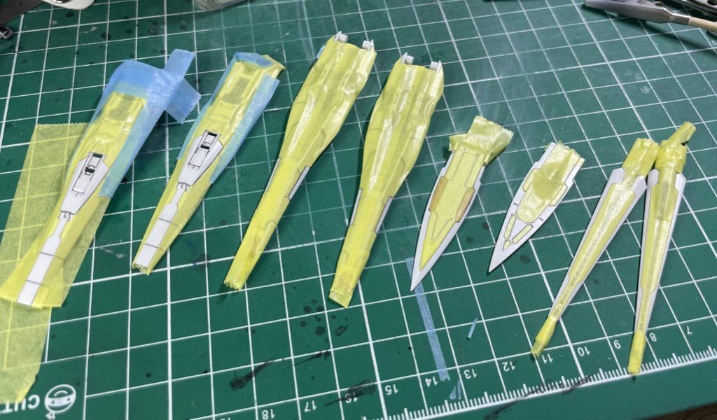 ソード類の外側にスチールホワイトを使用したのですが、ベースホワイトがスーパーシェルホワイトだったので、あまり目立たない結果になりました。。。