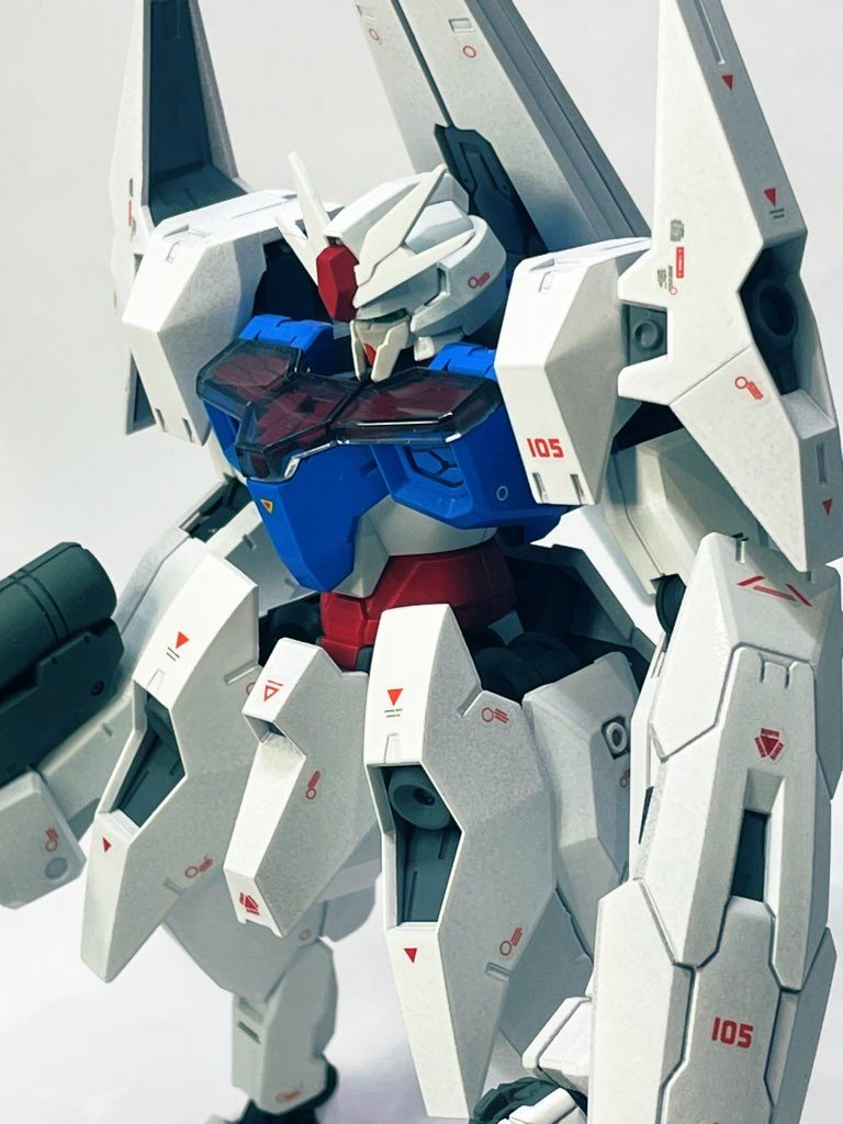 奇抜なデザインで小さいかと思ったけど案外大きくて驚き。足を改造したら大型MSにもなるんではないだろうか。