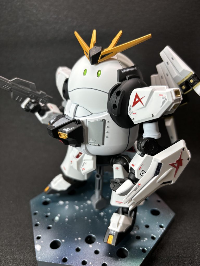 νガンダム➕モビルハロ各所パーツはEGとSDのνガンダムを使用してます