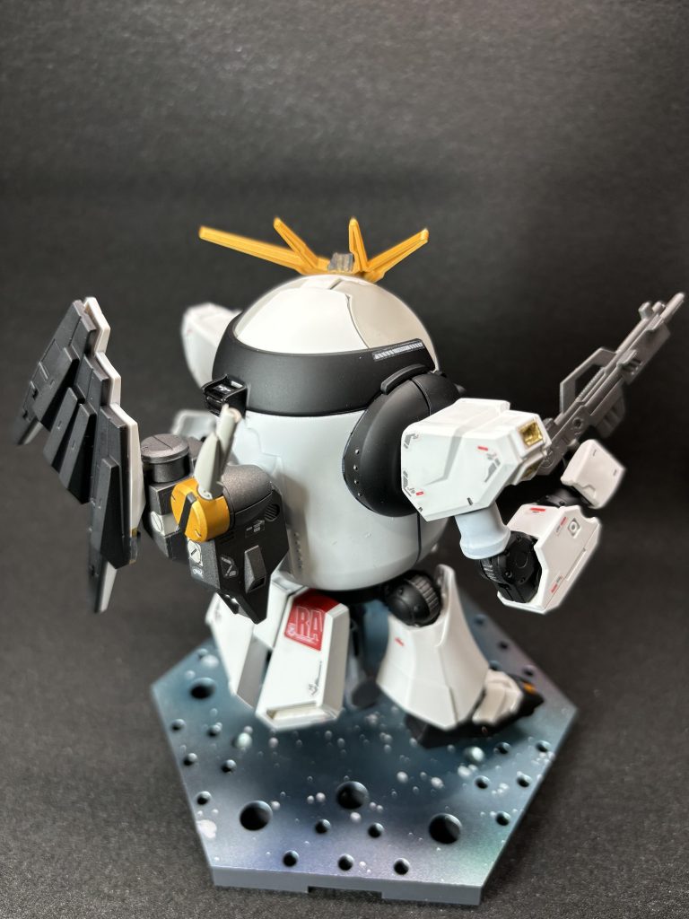 ファンネルの後側の白部分は塗り忘れ！