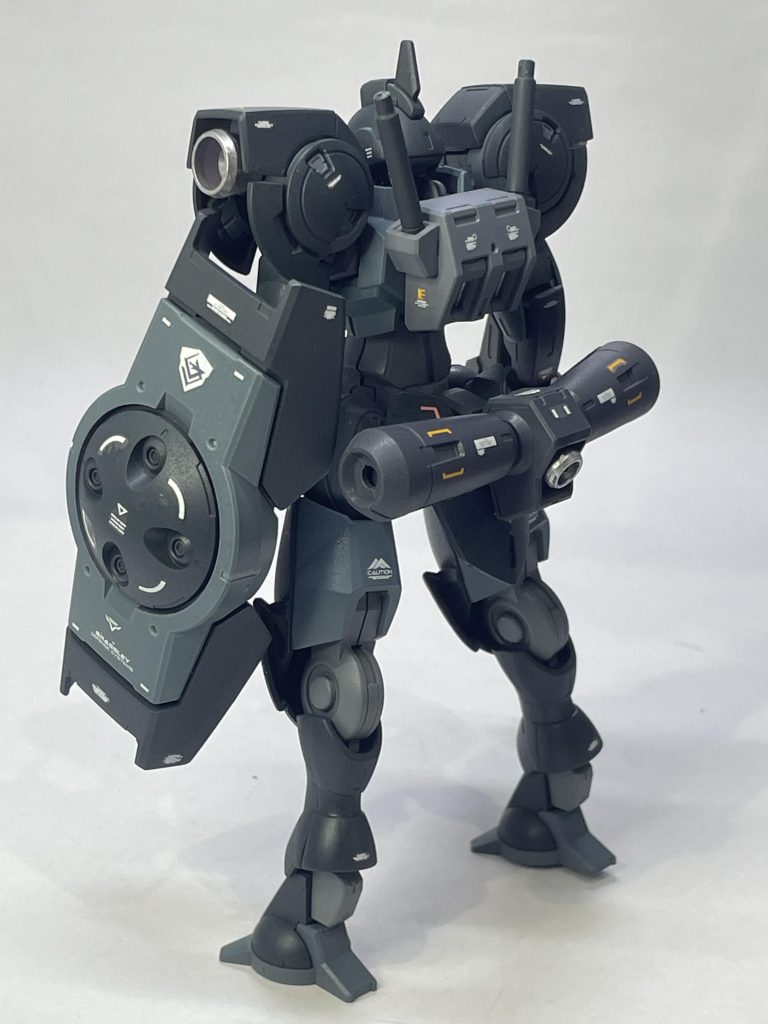 ハインシリーズでは一番質素な装備ですが無駄がなく応用がきいて汎用性が高い雰囲気が好きなので一番好みだったりします。