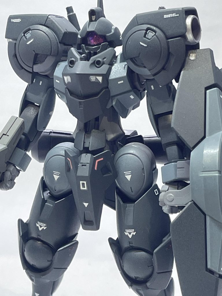 クリアパーツの裏も塗装して、あのPROLOGUEで起きたヴァナディース事変。無慈悲な雰囲気をイメージしてみました。