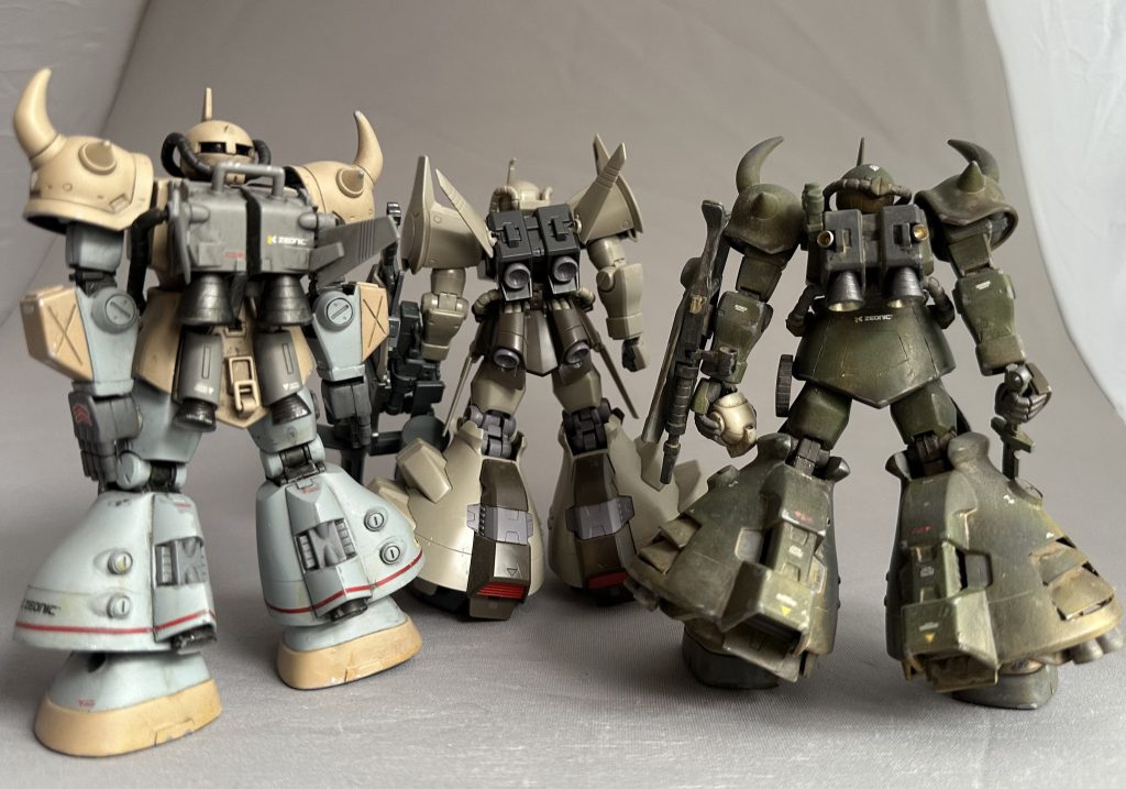 後ろ姿をみんなと比較。やっぱり、ヤーコブ機は飛ぶ気はなさそうです。ずっと、ジム頭を握り締めているヤーコブ隊長、可愛いですね。