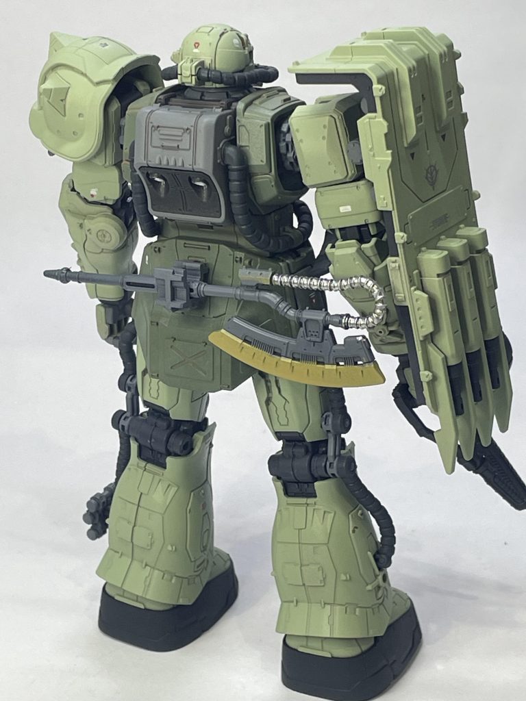 いつもベタベタ貼っているデカールですがモールドが多くて貼る隙間がないw