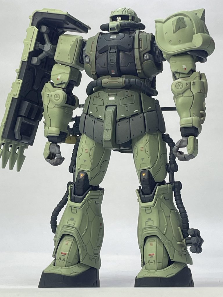 HG ザクⅡ ソラリ機を量産型カラーに全塗装。オリジンザクのように今後色んなバージョンが発売されて長い付き合いになりそうなRFVザク。なので最初はスタンダードなザクカラーで。