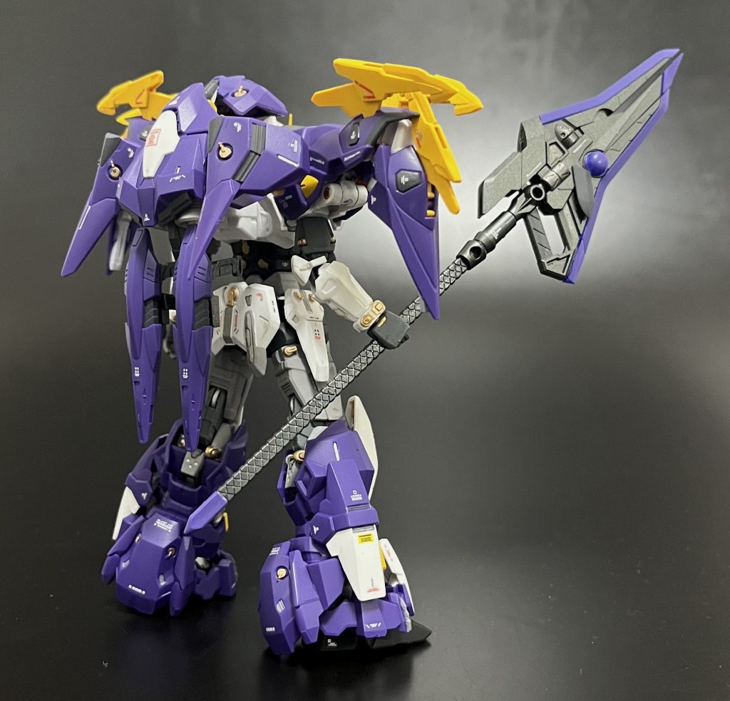 武器はモデリングサポートグッズのガンブレードランスを使いました。