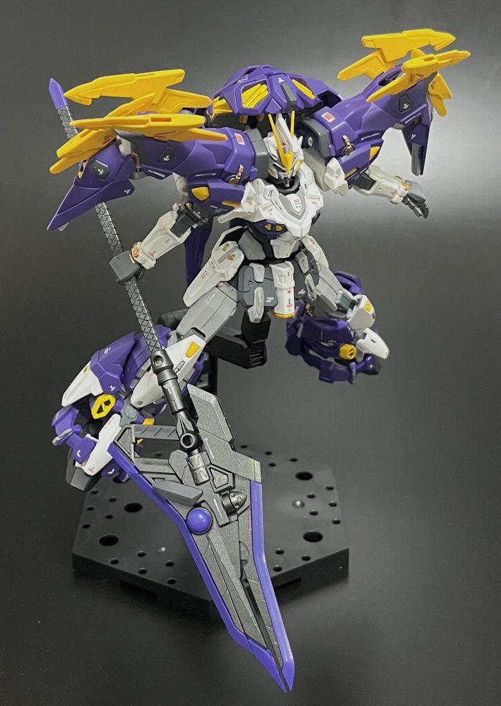 一応変形も出来ますが破損が怖くやりませんでした。