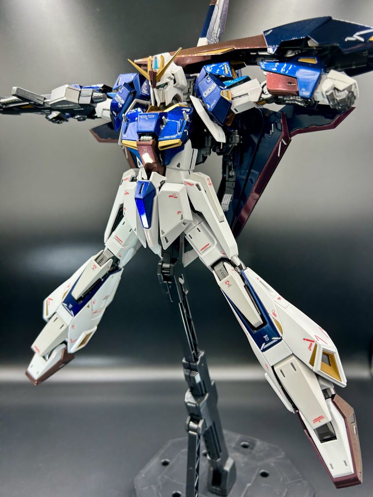 青パーツも下地を黒、GXメタルブルーと変更する事で濃い青、薄い青と変化を持たせました！