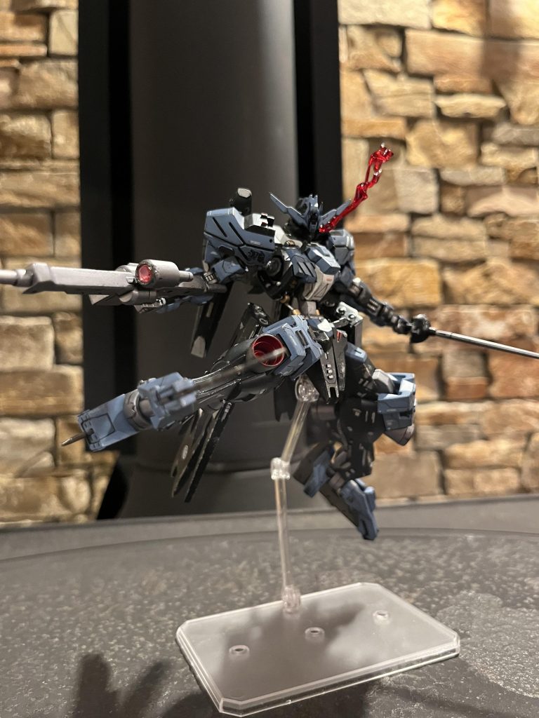 最後にハンターエッジを展開してポージング?ここまでご覧いただきありがとうございました♪(๑ᴖ◡ᴖ๑)♪次回作は毎年恒例のハロウィンガンプラを予定してるのでお楽しみに- ̗̀( ˶^ᵕ'˶)b