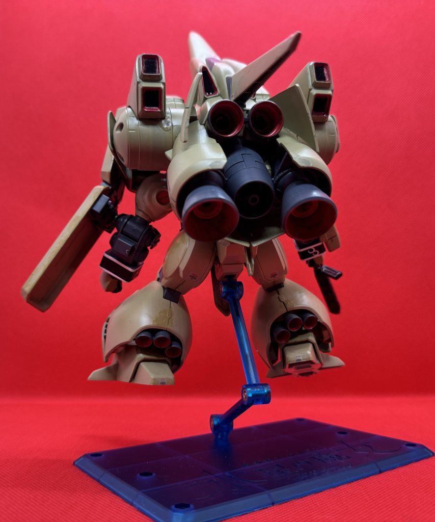 それと、この「行ってこい！」なバーニアの群れも浪漫がある。冷静に考えると帰路の燃料無くなるんじゃね？とか航続可能距離に疑問符が浮かんだりするが、浪漫回路が廻ってしまえばそんなもの些事である。