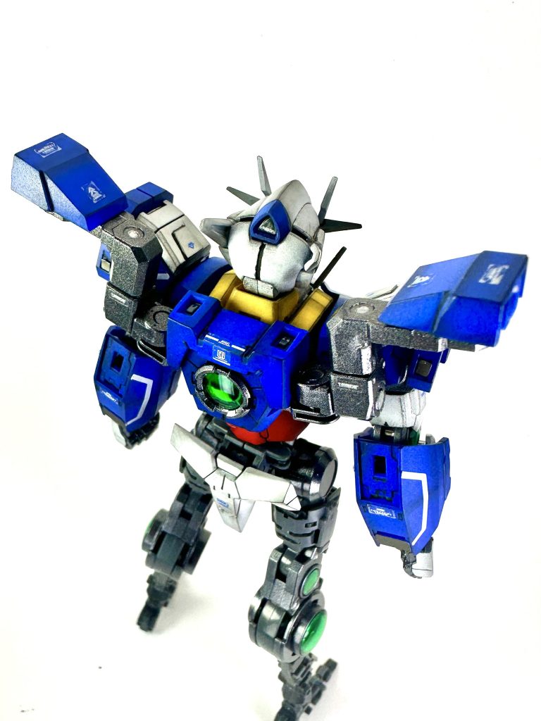 背中からのアーム増設は苦労なく簡単にできました。フレームは見えるとこだけガンメタ→光沢仕上げ。