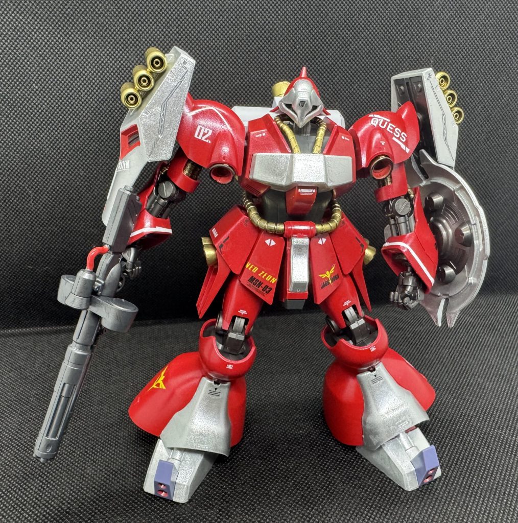 青いのと合わせて2週間ちまちまちまちまデカール貼ってました。