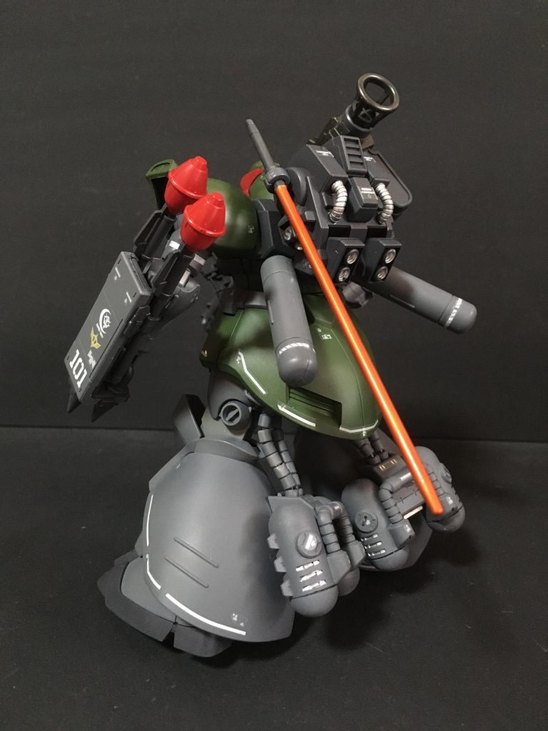 ゲルググの高起動型バックパックと脚部追加タンク+バーニアを装備させています。