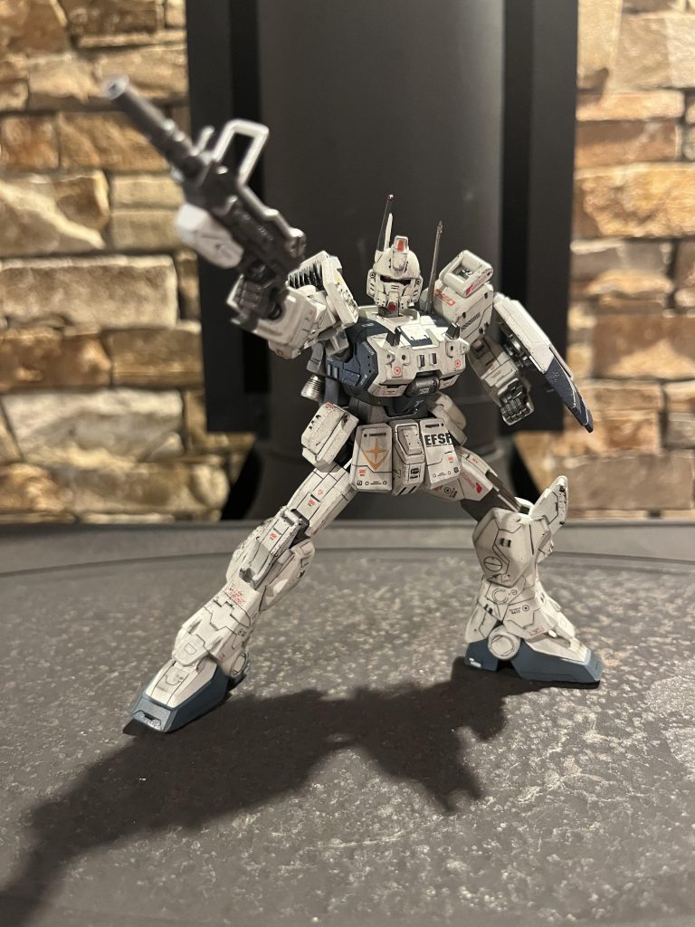 続いてライフルを構えてポージング♪(๑ᴖ◡ᴖ๑)♪