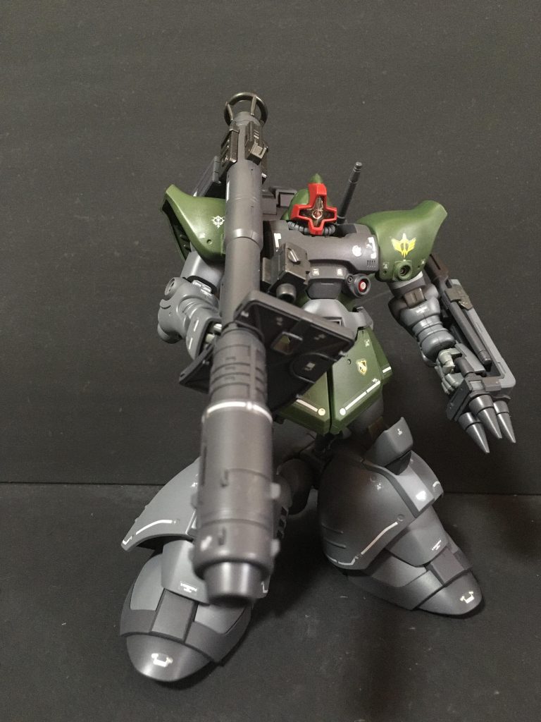 キシリア部隊機ということで頭頂部にトサカを追加しています。