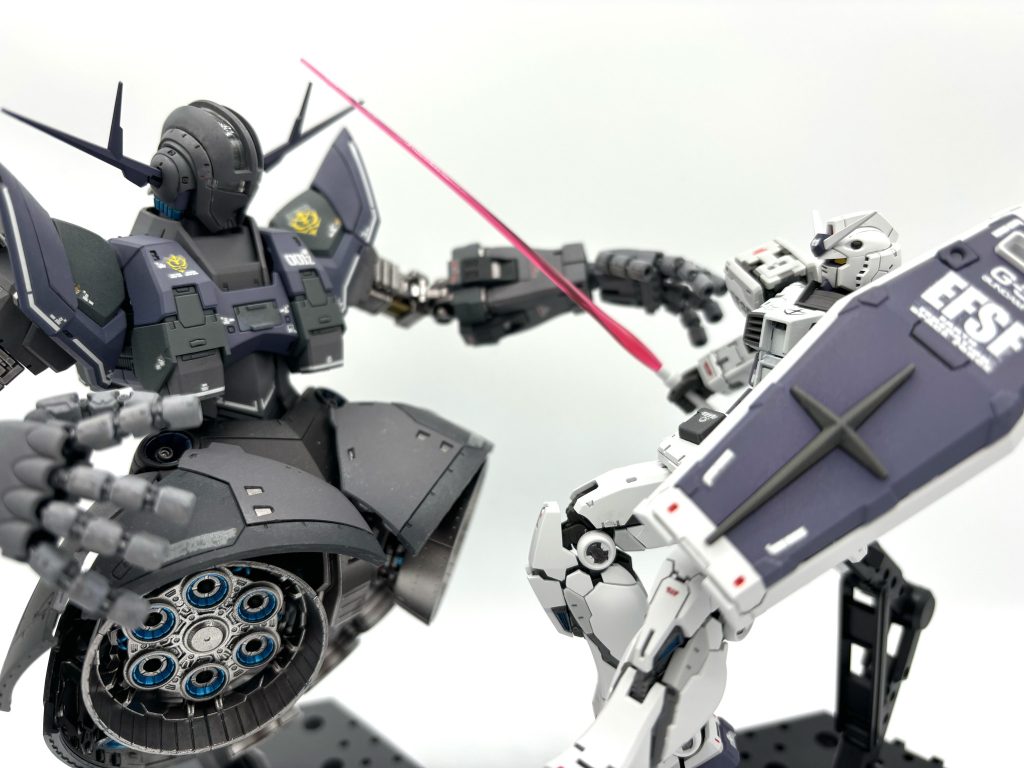 間一髪で避けるショーン。