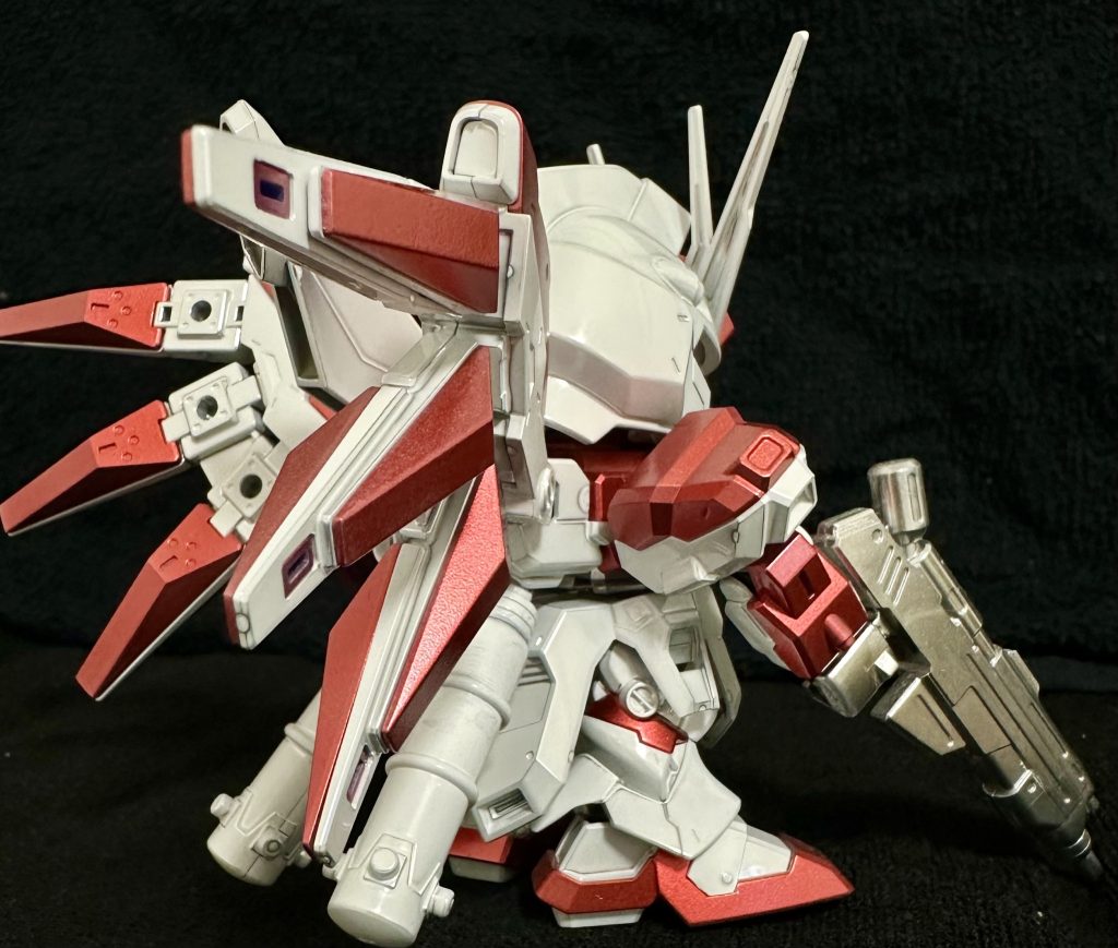 バックショット。バックパック、ファンネルの部分も数は多かったけど、細く塗り分けましたよ。