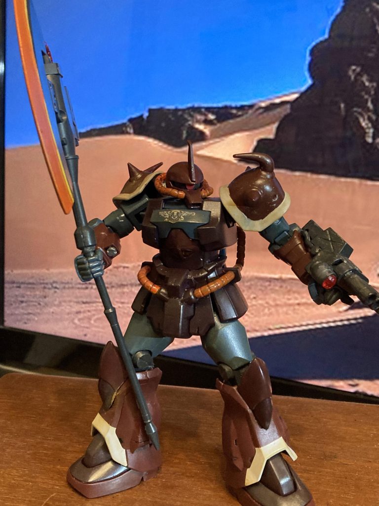 エンジ色から赤紫っぽい、グフってどうかと思いましたが、なんてことないのに、けっこうお気に入りです。 今回もご覧いただきありがとうございました😊