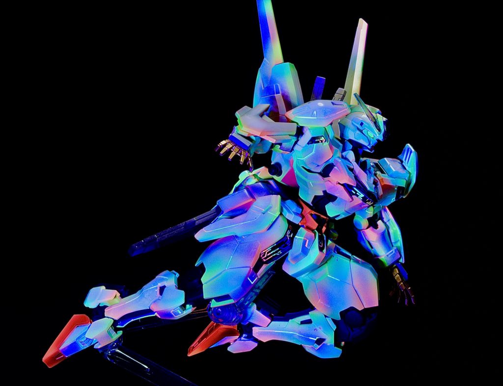 墨入れ切れてるところは青です、光らない...