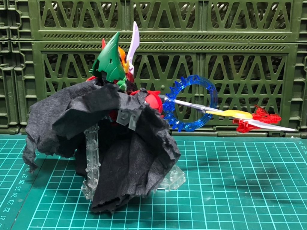 マントには黒いティッシュを使用しています。