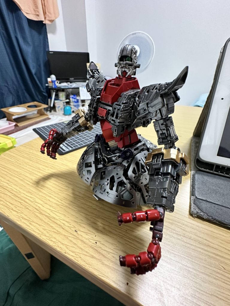 赤いジオング–2枚目/制作者：M60