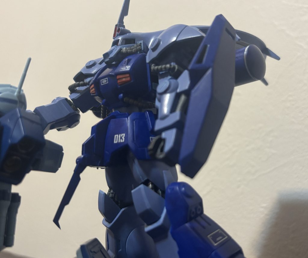 シールドの十時マークは削り落としてます